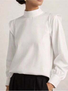 Everlane white wing-shoulder mock-neck blouse size 4 100% cotton